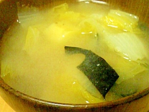 じゃがいも・白菜・かじめ（海草）の味噌汁